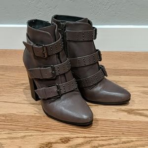 SOlD! Aerosoles studded buckle ankle booties Sz5